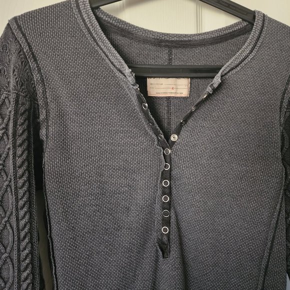 We the Free Twisted Cable Cuff Thermal - Picture 2 of 6